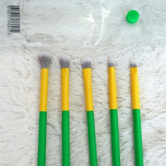 Lavish Essential Eye Makeup Brush Collection NEW